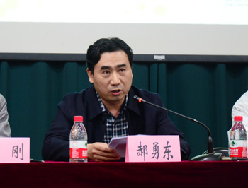双合成董事长_董事长办公室图片